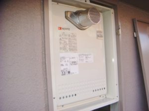 愛知県岡崎市 ノーリツ（GT-2050SAWX-TBL 13A） PS扉内設置型 給湯器交換工事