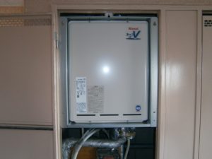 名古屋市港区 リンナイ（RUF-A1600SAB(A)）PS扉内設置型 ガス給湯器取替工事