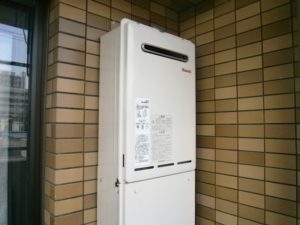 愛知県一宮市 リンナイ（RUX-A2010W-E） 壁掛け型 ガス給湯器取替工事