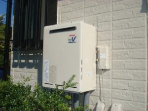 愛知県みよし市 壁掛け型給湯器取替工事店 リンナイ（ RUF-A2000SAW(A)） 給湯器取替工事