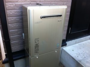 愛知県岩倉市 リンナイ給湯器（RUF-E2401SAW） ガス給湯器取替工事