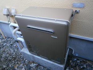 愛知県岡崎市 据置型給湯器 リンナイ（RUF-E2401AG） ガス給湯器取替工事