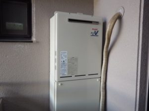 名古屋市守山区 壁掛け型給湯器 リンナイ（RUF-A2000AW(A)） ガス給湯器取替工事
