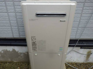 三重県鈴鹿市 リンナイ（RUF-E2401SAW） 壁掛け型 ガスふろ給湯器取替え工事