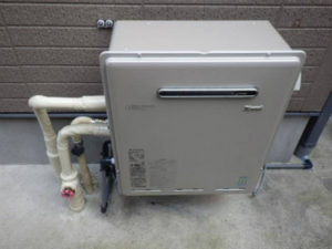 岐阜県岐阜市 エコジョーズ取替 リンナイ（RUF-E2401AG） 据置型 ガスふろ給湯器取替工事