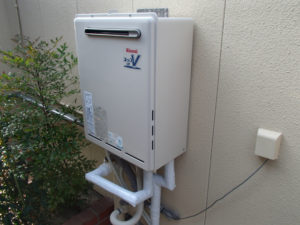 愛知県知多市 壁掛け型給湯器 リンナイ（RUF-A2000SAW(A)） ガス給湯器交換工事