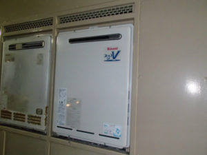 名古屋市港区 即日工事 PS扉内設置型 リンナイ（RUF-A2000SAW(A)） ガス給湯器取替工事