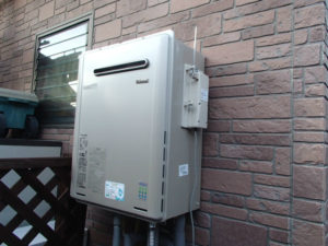 愛知県清須市 リンナイ（RUF-E2401SAW(A)(13A)） 壁掛け型 ガス給湯器取替工事