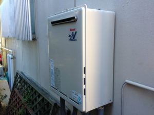 名古屋市瑞穂区 翌日対応 リンナイ（RUF-A2000SAW） 壁掛け型 ガスふろ給湯器取替工事