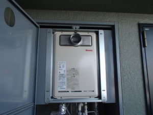 名古屋市天白区 マンション PS扉内設置型 リンナイ（RUX-A1611T-E） 給湯専用給湯器工事店 扉内ガス給湯器取替工事