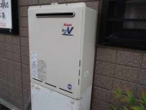 名古屋市西区 壁掛け型 リンナイ（RUF-A2400SAW(A)(13A)） ガス給湯器取替工事