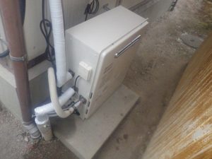 愛知県春日井市 即日対応 据置型給湯器 ノーリツ(GT-C2052SARX-2) ガス給湯器取替工事