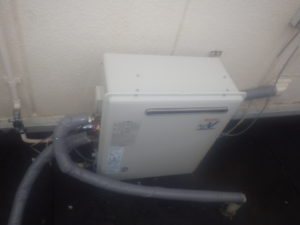 岐阜県岐阜市萱場南 リンナイ(RUF－A2003SAG) 据置型ガス給湯器取替工事