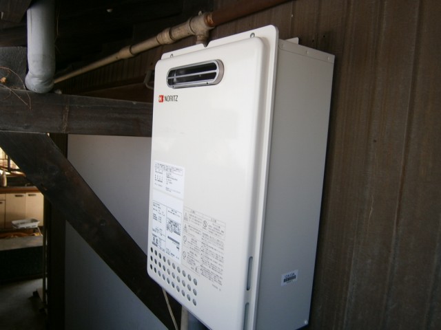 名古屋市千種区 給湯器工事店 ノーリツ（GQ-1637WS 13A） 壁掛け型 ガス給湯器交換工事