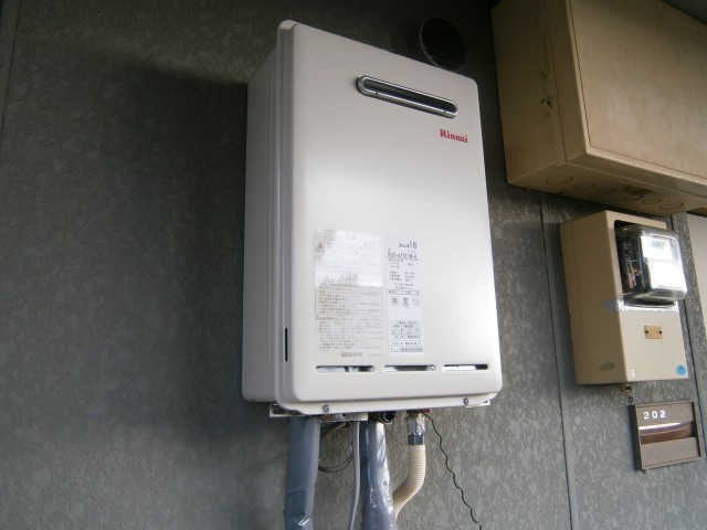 名古屋市緑区 リンナイ（RUX-A1611W-E） 壁掛け型 ガス給湯器取替工事
