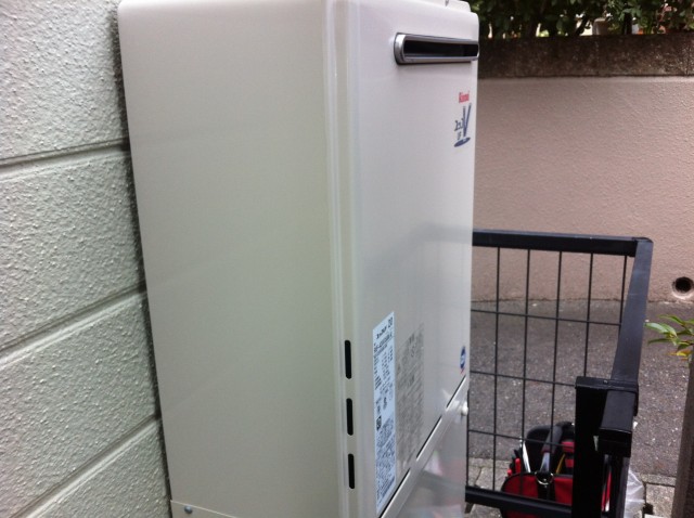 愛知県瀬戸市 リンナイ（ＲＵＦ-Ａ2003ＳＡＷ） 壁掛け型 給湯器取替工事