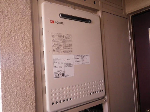 愛知県岡崎市 ノーリツ（GT-2050SAWX） PS扉内設置型 給湯器取替工事