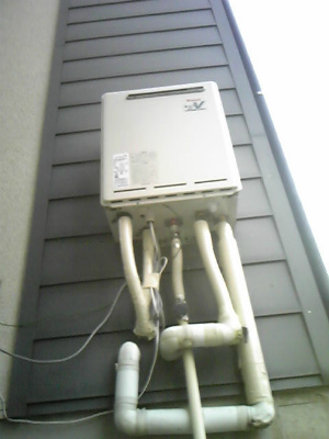 三重県四日市市 ノーリツ(RUF-A2003SAW(13A)) 壁掛け型 ガス給湯器取替工事