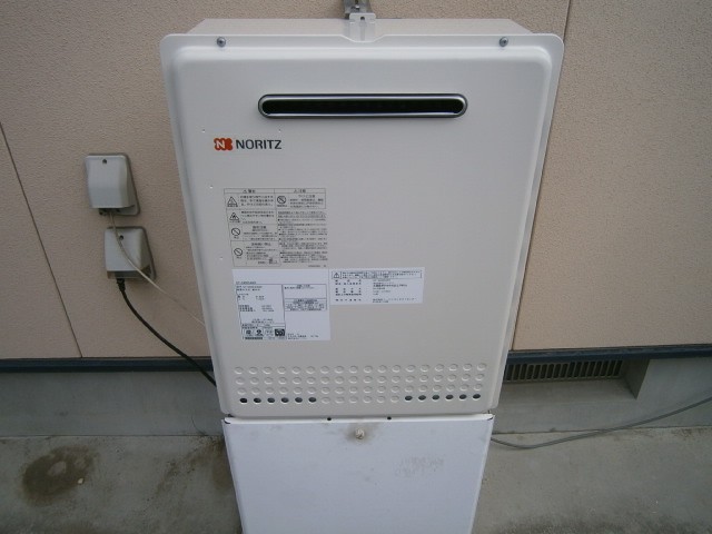 愛知県豊川市 壁掛け型給湯器取替工事店 ノーリツ（GT-2050SAWX） ガス給湯器取替工事