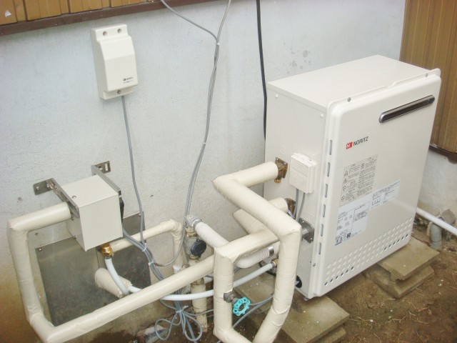 愛知県北名古屋市 ノーリツ（ GT-2050SARX BL） 据置型給湯器取替工事