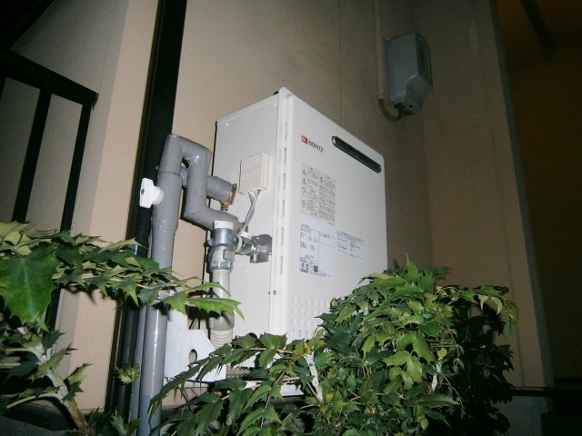 名古屋市緑区 壁掛け型給湯器取替工事店 ノーリツ（GRQ-2450SAXBL） ガス給湯器取替工事