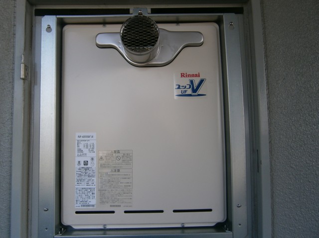愛知県知立市 PS扉内設置型 リンナイ（ RUF-A2000SAT(A)　13A） ガス給湯器取替工事