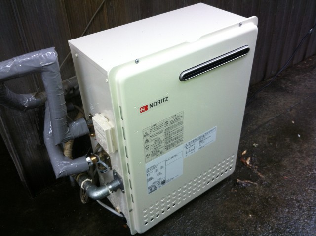 愛知県半田市 ノーリツ（GRQ-2050SAX） 据置型給湯器 ガス給湯器取替工事