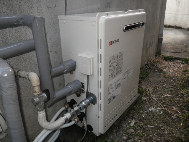 名古屋市西区 据置型給湯器 ノーリツ（ GT-2450SARXBL） ガスふろ給湯器取替工事