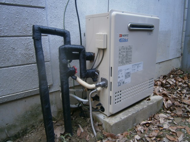 愛知県豊田市 エコジョーズ取替 据置給湯器 ノーリツ（GT-C2052SARX LPG） ガスふろ給湯器取替工事