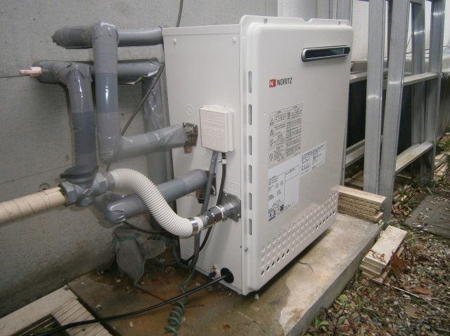 愛知県春日井市 据置型給湯器 ノーリツ（GRQ-2050SAX 13A） 給湯器取替工事