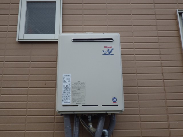 名古屋市北区 壁掛け型給湯器 リンナイ（ RUF-A2400SAW） ガス給湯器取替工事