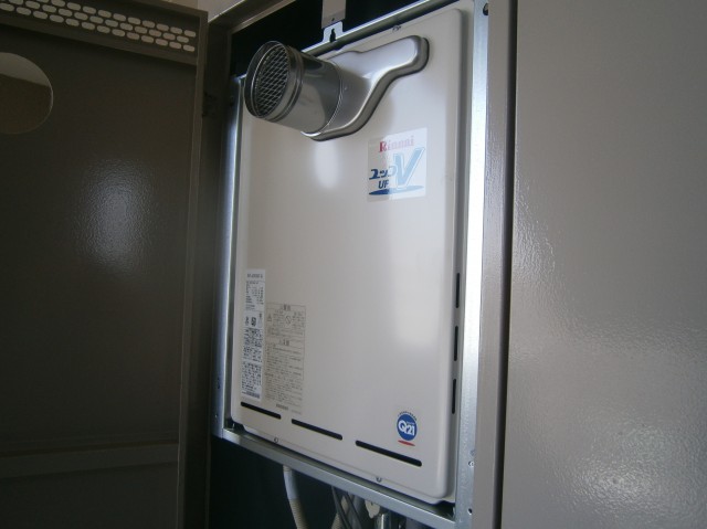 名古屋市南区  PS扉内設置型 リンナイ（RUF-A2003SAT(A) 13A） ガス給湯器取替工事