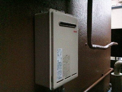 名古屋市瑞穂区 壁掛け型 リンナイ（RUX-A2010W-E） ガス給湯専用給湯器取替工事
