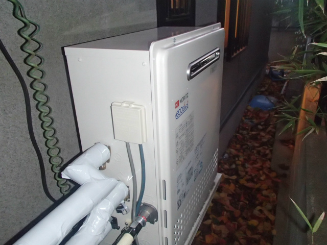 愛知県岡崎市 エコジョーズ取替 据置型給湯器 ノーリツ（GT-C2452ARX） エコジョーズ取替工事