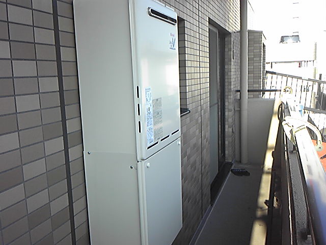 名古屋市東区　リンナイ（RUF-A2000SAW(A)） 壁掛け型 ガス給湯器交換工事 