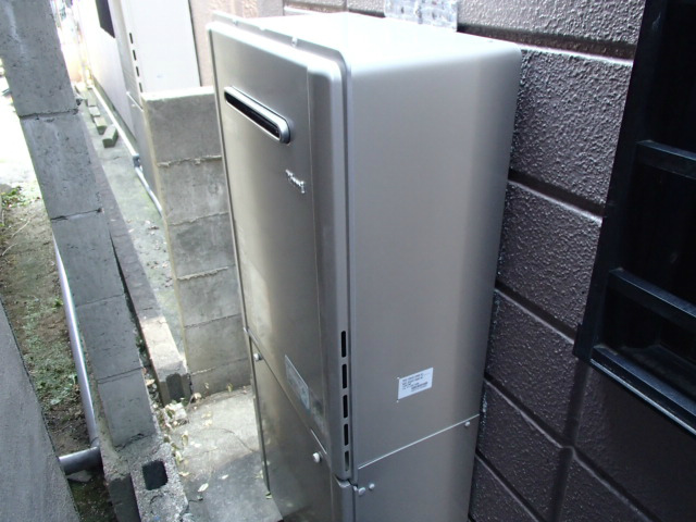 名古屋市北区 エコジョーズ取替 リンナイ（RUF-E2001SAW(A)(13A)） 壁掛け型 給湯器取替工事