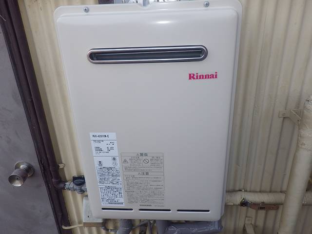 愛知県蒲郡市 壁掛け型 リンナイ（RUX-A2010W-E） ガス給湯器取替工事 