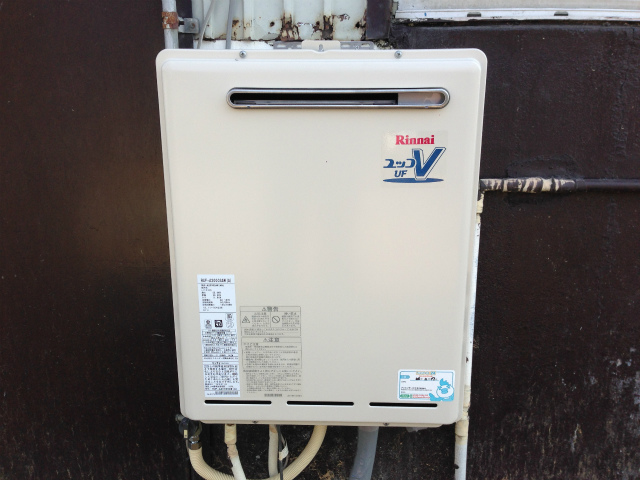 愛知県豊橋市 リンナイ（RUF-A2000SAW(A)） 壁掛け型 ガス給湯器交換工事