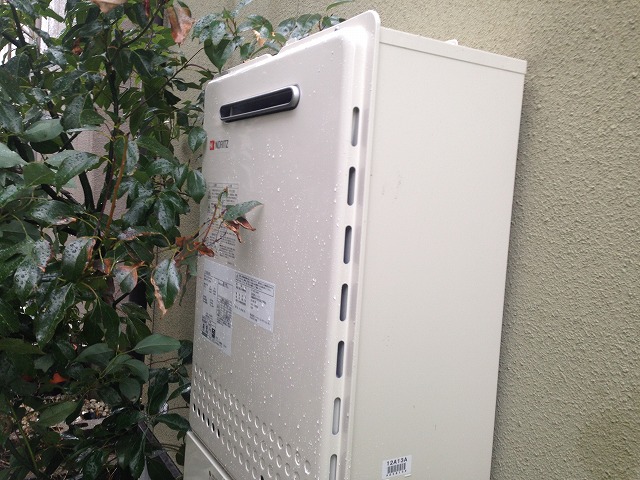 愛知県春日井市 壁掛け給湯器 ノーリツ（GT-2050SAWX+配管カバー） ガス給湯器工事