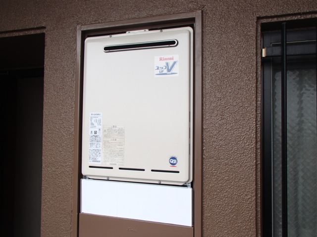 愛知県春日井市 リンナイ（RUF-A2400SAW(A)(13A)） ガス給湯器取付工事