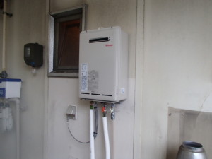 名古屋市緑区 給湯器新設工事 リンナイ(RUX-A1610W-E(13A)) 壁掛型ガス給湯器取付工事