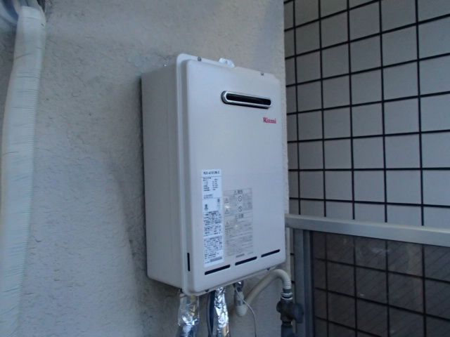 名古屋市昭和区 即日工事 リンナイ(RUX-A1610W-E) 壁掛け型ガス給湯器工事