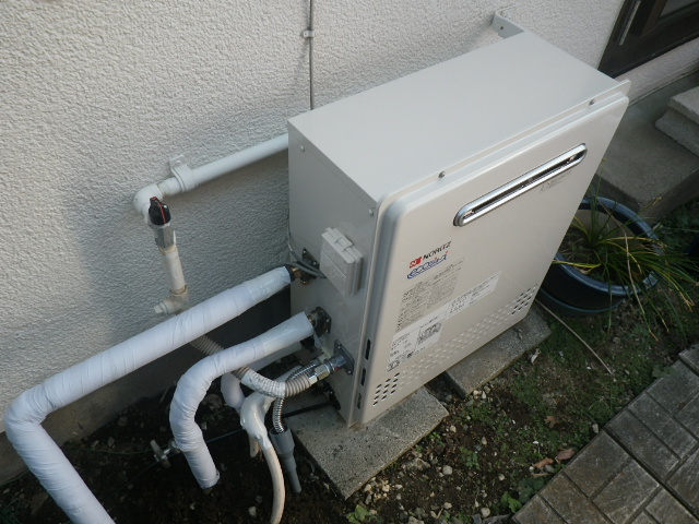 神奈川県藤沢市 据置型ガス給湯器 ノーリツ エコジョーズ(GT-C2052SARX-2) ガス給湯器取替工事