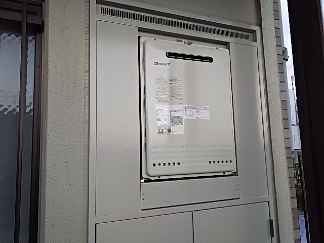 神奈川県横浜市緑区 ノーリツ(GT-2450SAWX-2) PS扉内設置型ガス給湯器へ取替工事