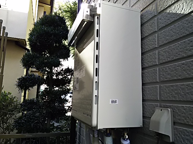 横浜市金沢区 給湯器故障 ノーリツ(GT-2050SAWX-2BL) 壁掛け型ガス給湯器取替工事